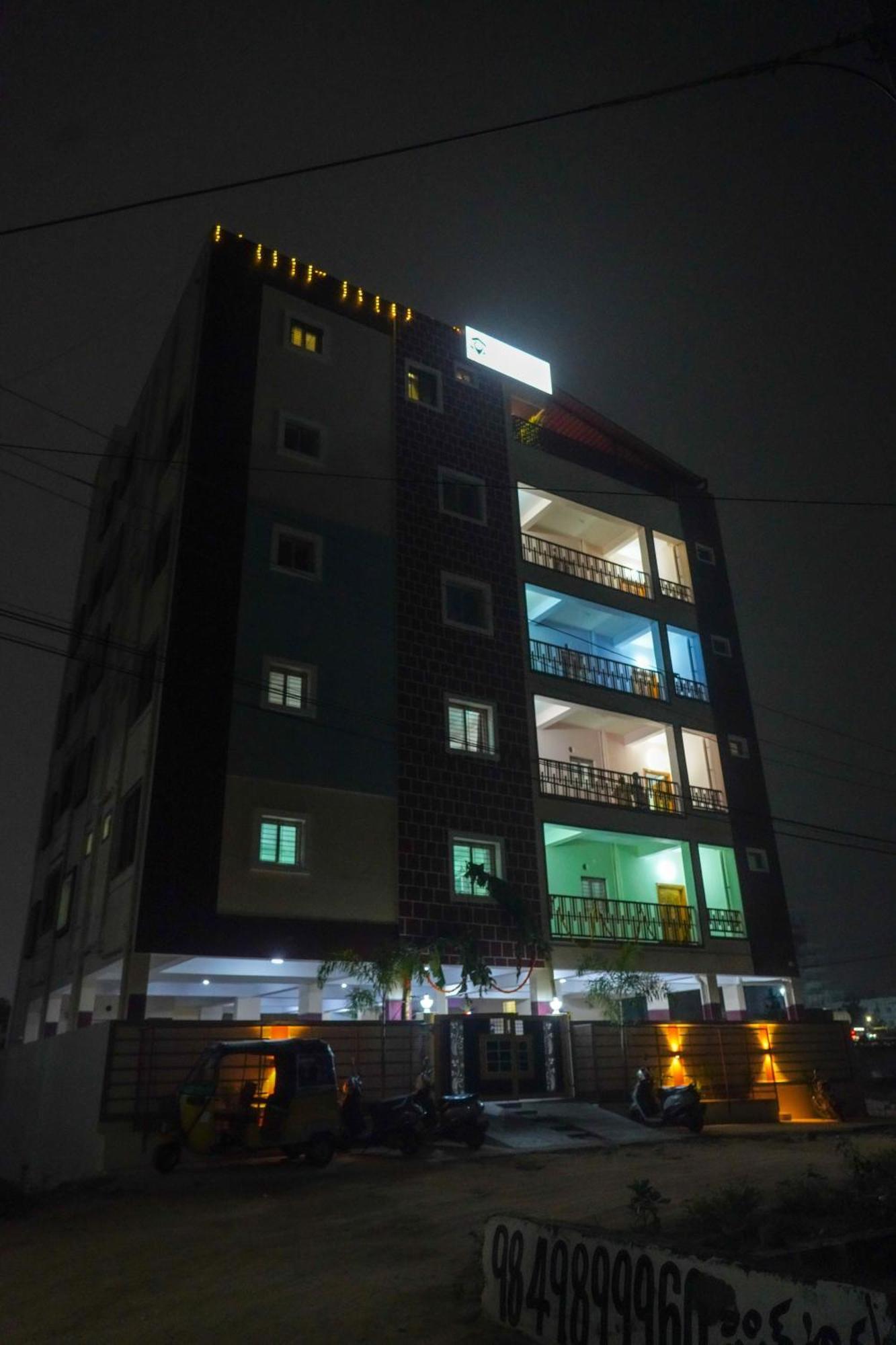 Mithra'S Homestay Near Padmavathi Ammavari Temple Tirupati Exterior foto