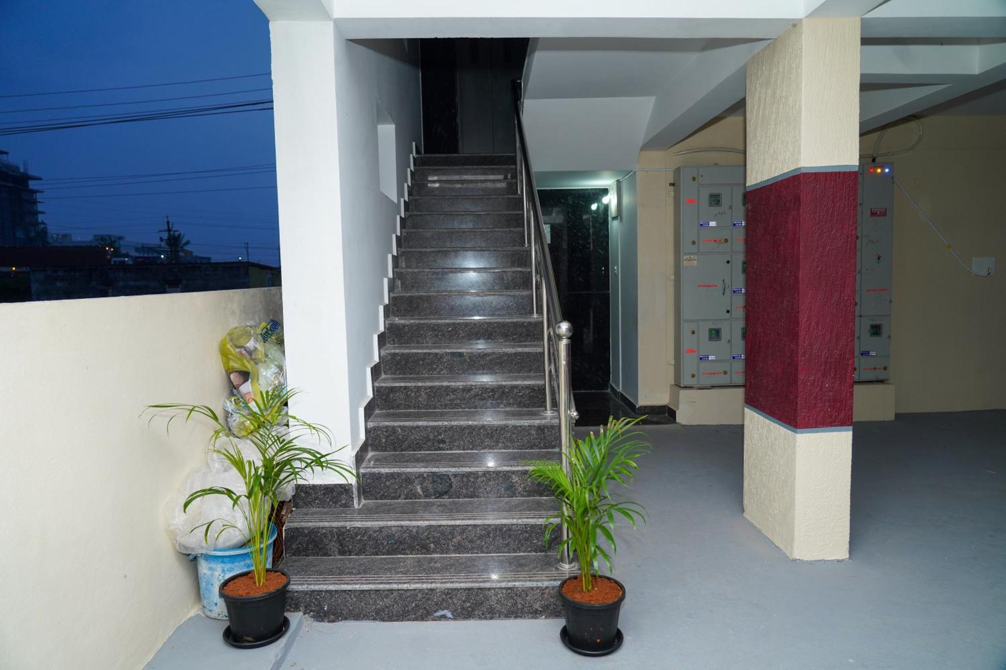Mithra'S Homestay Near Padmavathi Ammavari Temple Tirupati Exterior foto
